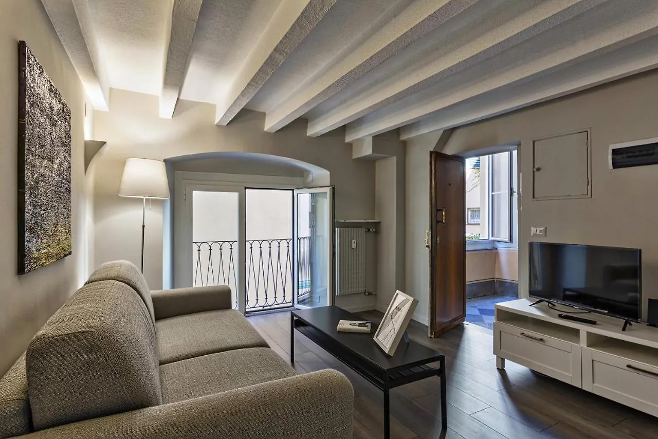 Boutique Apartment In Via Roma By Wonderful Italy contacts